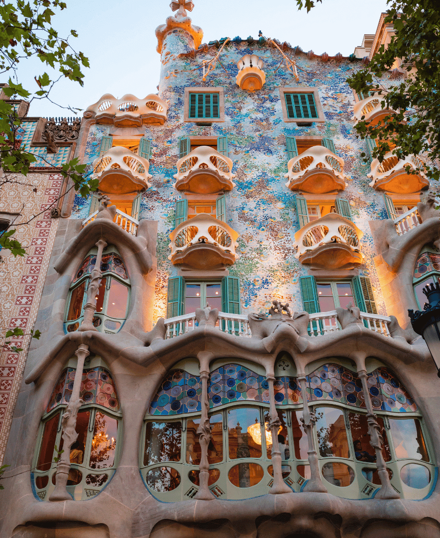 Die Front der Casa Mia in Barcelona